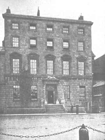 buckhouse.jpg (19900 bytes)