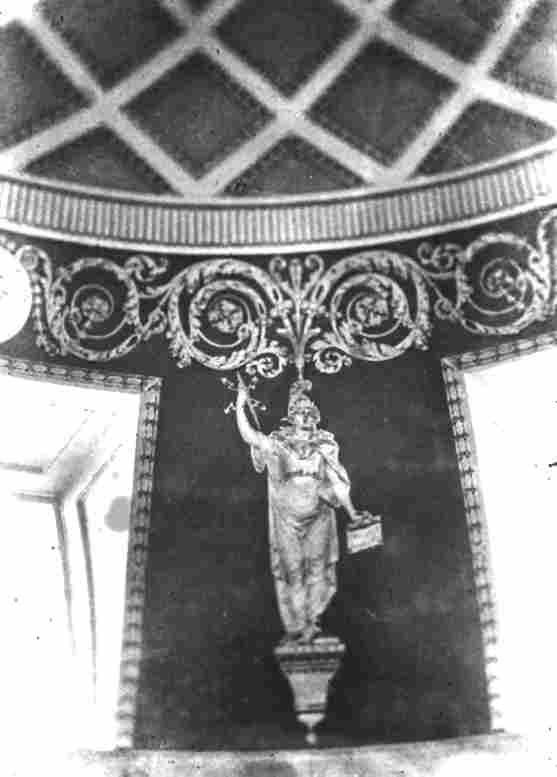 Four Courts1.jpg (19762 bytes)
